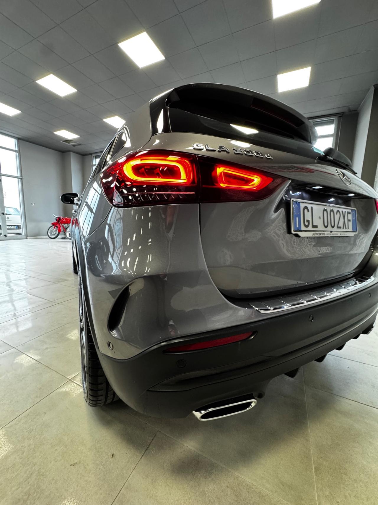 MERCEDES GLA 200CDI AT8 TETTO APRIBILE + PACK PREMIUM