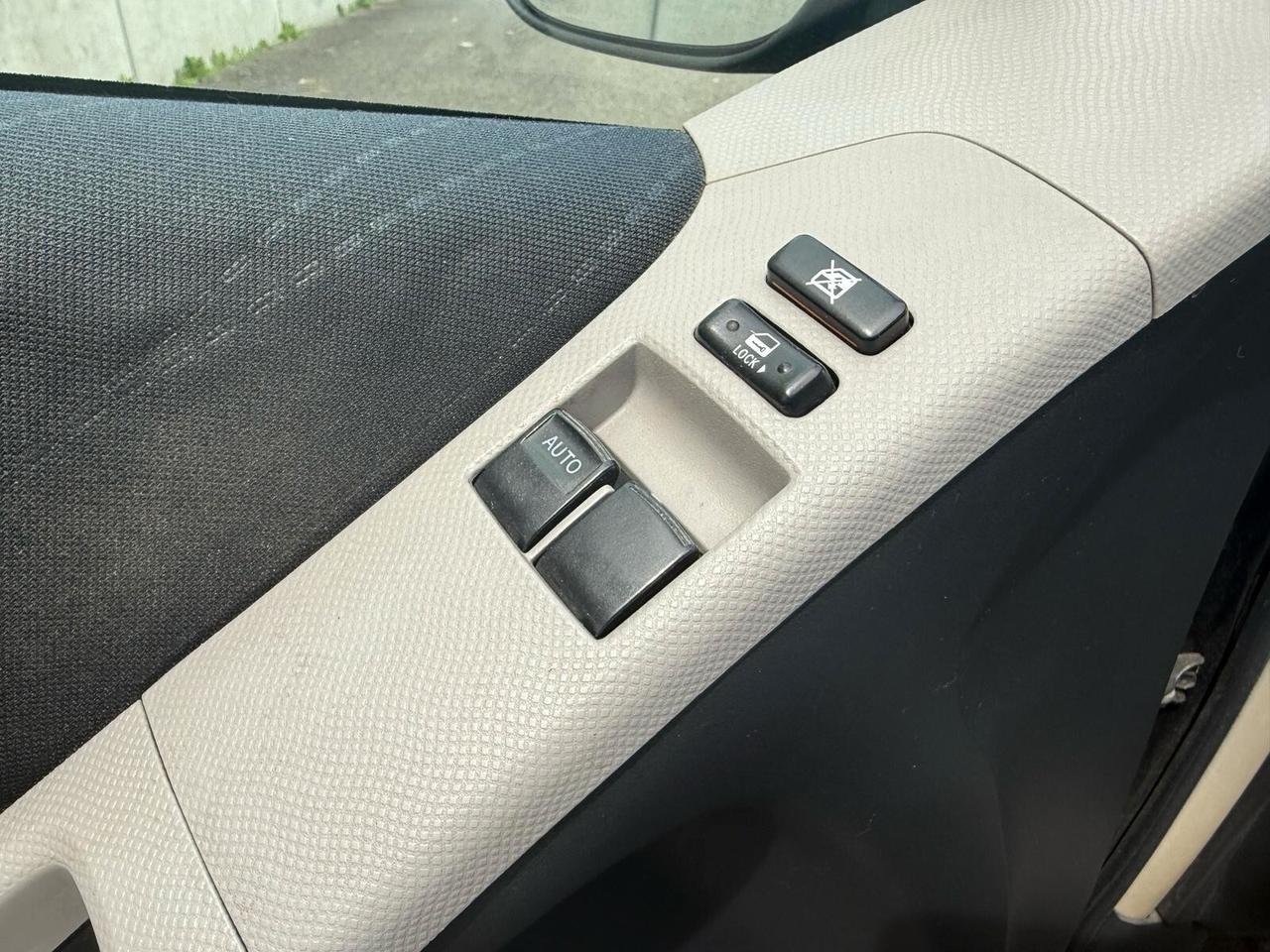 Toyota Yaris 1.0 5 porte 69cv NEOPATENTATI
