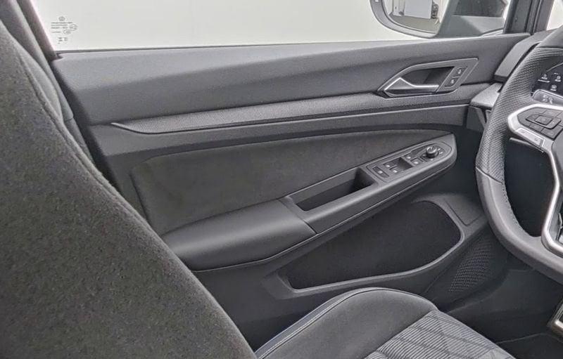 Volkswagen Golf 8.5 2.0 TDI 150 CV DSG SCR R-Line BLACK STYLE MATRIX NAVI