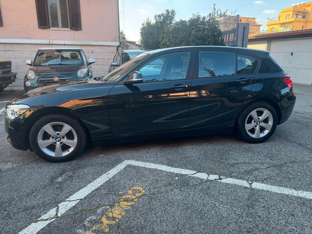 Bmw 116 116d 5p. Unique