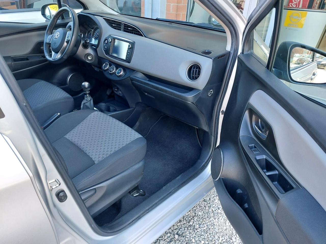 Toyota Yaris 1.4 D-4D 5 porte Lounge STUPENDA OK NEOPATENTATI