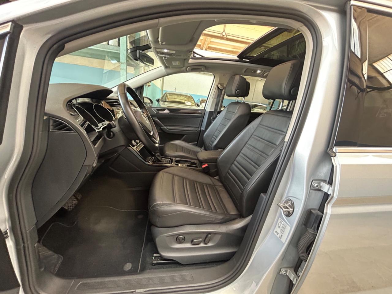 Volkswagen Touran 2.0 TDI 150 CV SCR DSG Executive BlueMotion Tech.