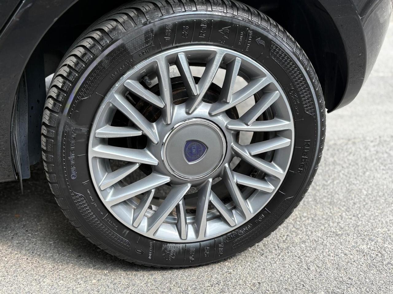 Lancia Ypsilon 0.9 TwinAir 85 CV 5 porte S&S Platinum
