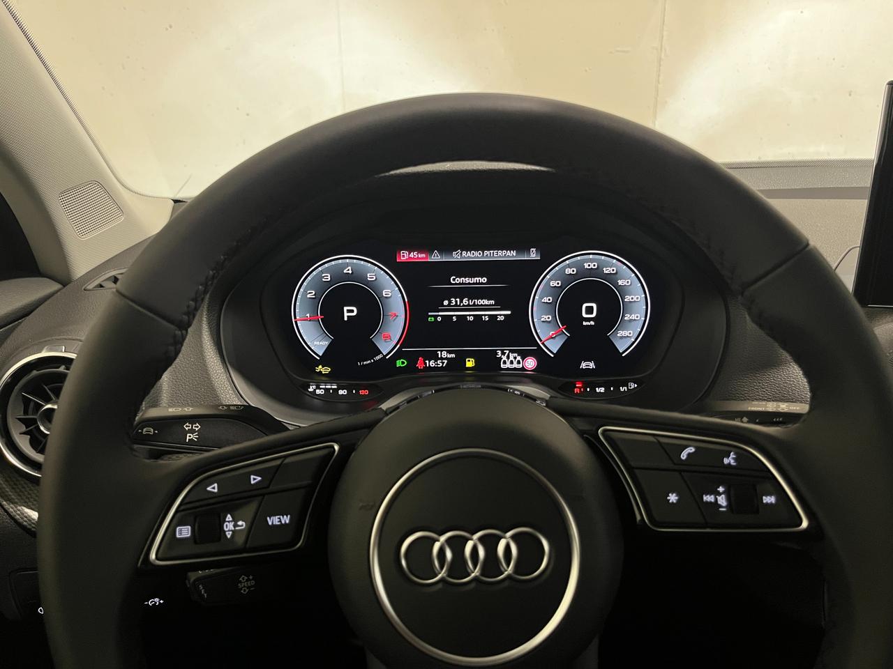 AUDI Q2 35 TFSI S-TRONIC BUSINESS ADVANCED