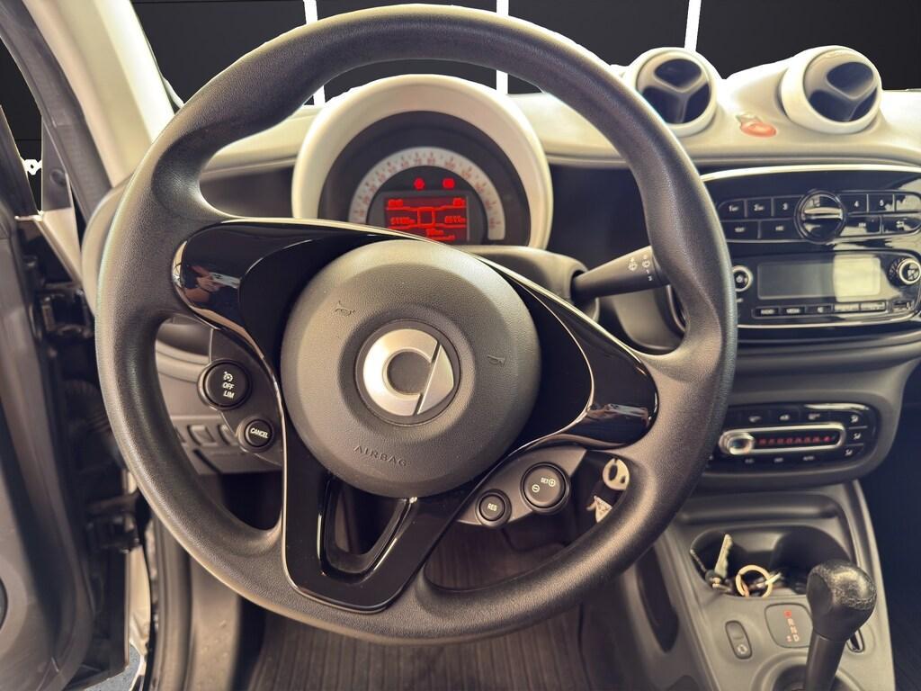 Smart fortwo 1.0 Youngster 71cv twinamic my18