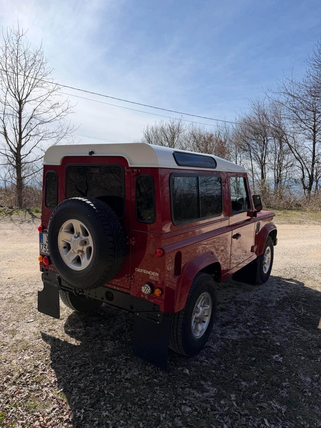 Land Rover Defender 90 2.2 TD4 IBRIDA