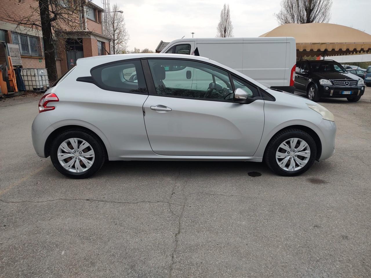 Peugeot 208 1.0 PureTech 12v Access 3P, EURO 5B, OK NEOPATENTATI, GARANZIA L.12 MESI