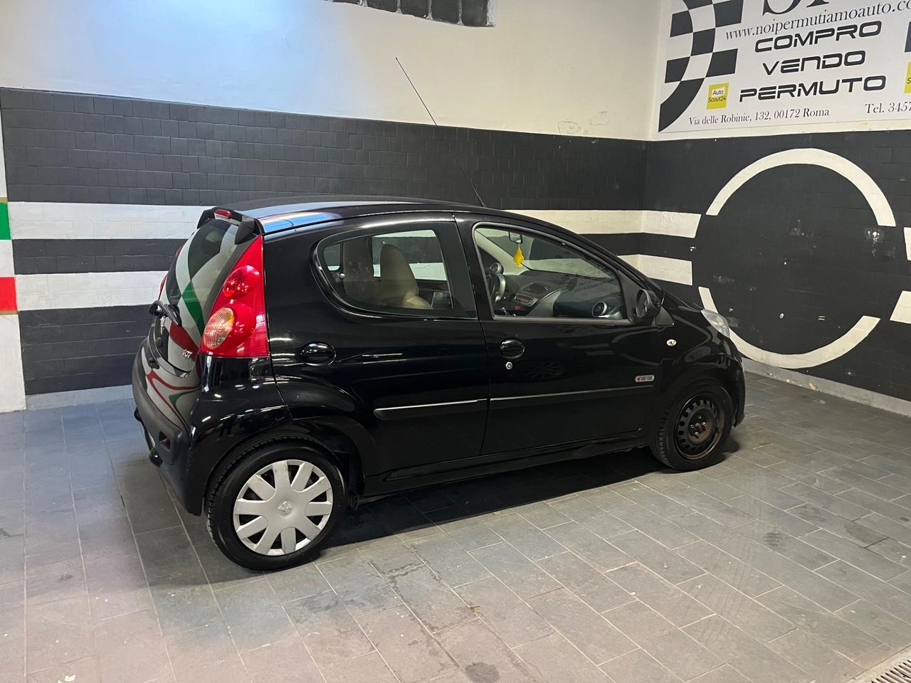 Peugeot 107 1.0 68CV 5p. Sweet Years 2Tronic