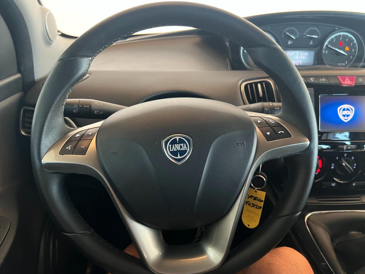 Lancia Ypsilon 1.2 69 CV 5 porte Gold OK NEOPATENTATI