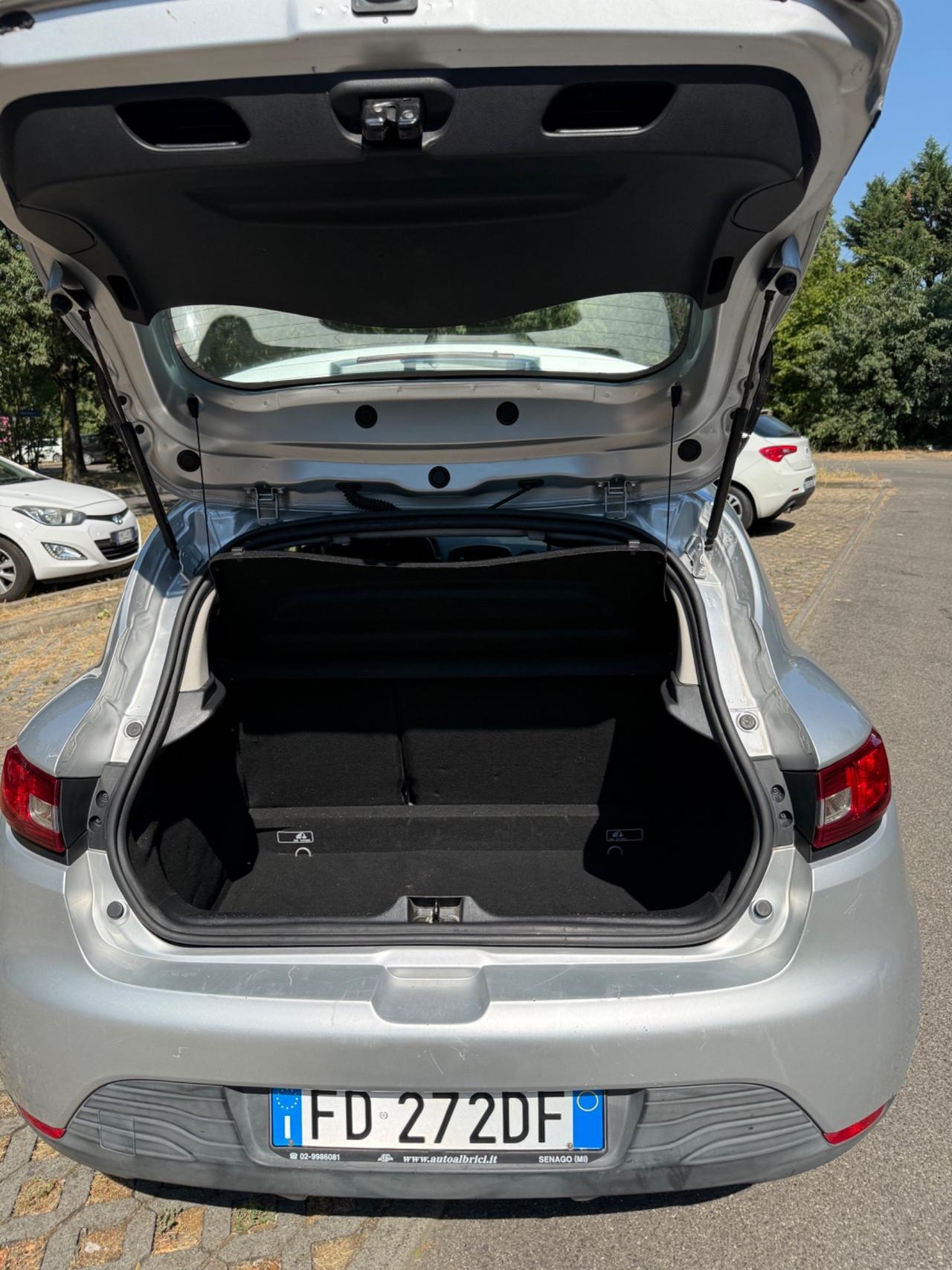 Renault Clio 1.2 75 CV 5 porte Duel