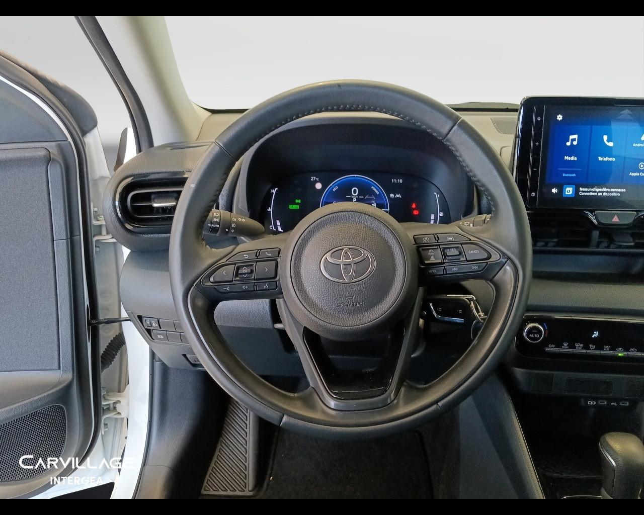 TOYOTA Yaris 1.5h Trend