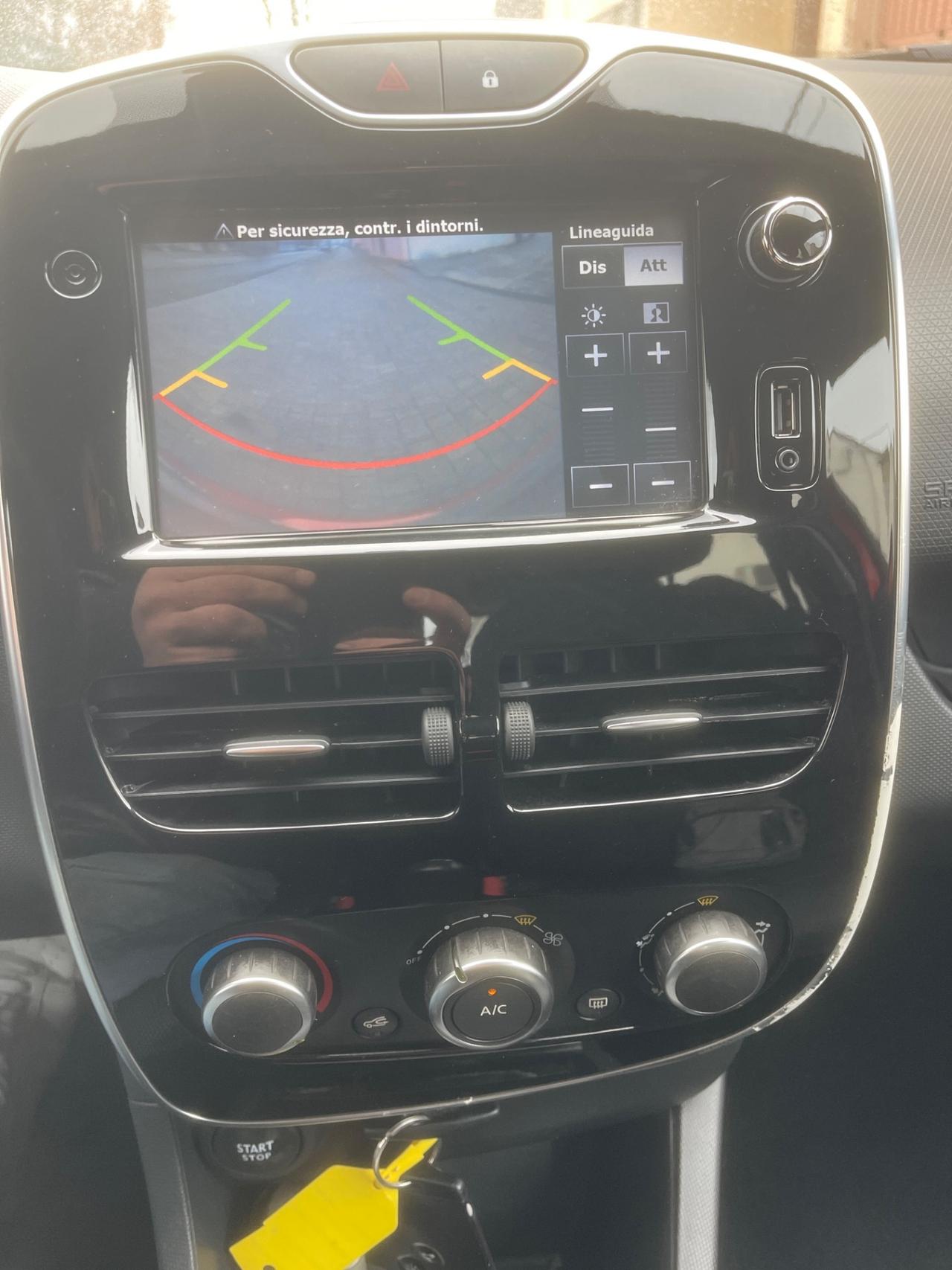 Renault Clio 1.2 75CV GPL 5 porte Costume National