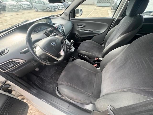 Lancia Ypsilon 1.2 69 CV 5 porte S&S Platinum