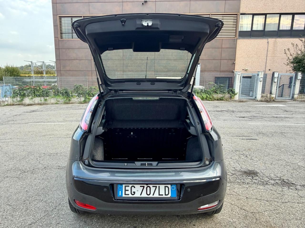 Fiat Punto Evo 1.4benz 2011 73.000km per neopatentati