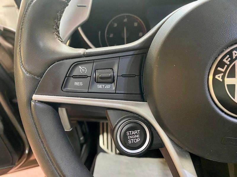 Alfa Romeo Giulia 2.2 Turbodiesel 210 CV AT8 AWD Q4 Veloce