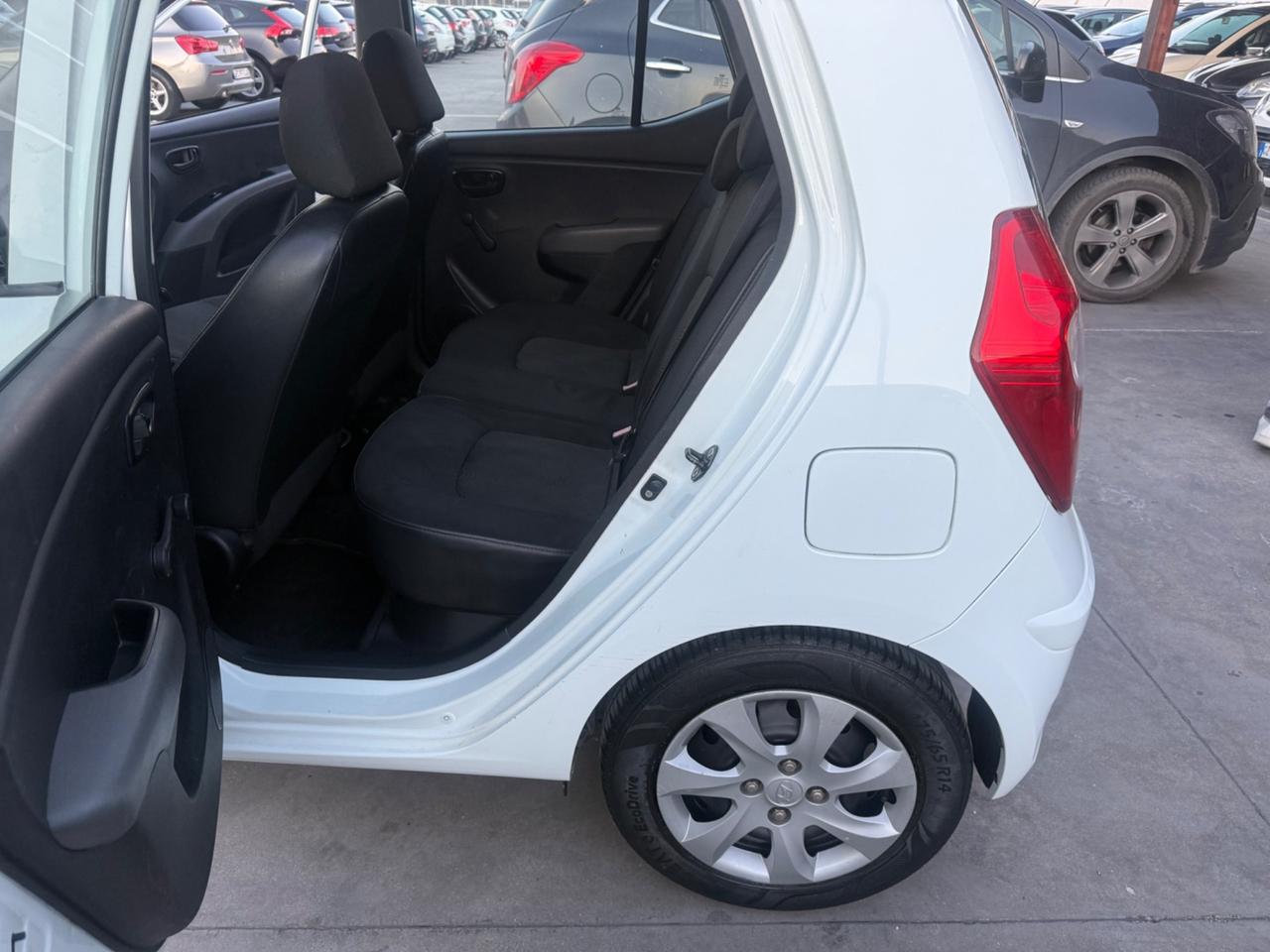Hyundai i10 1.1 benzina 2011
