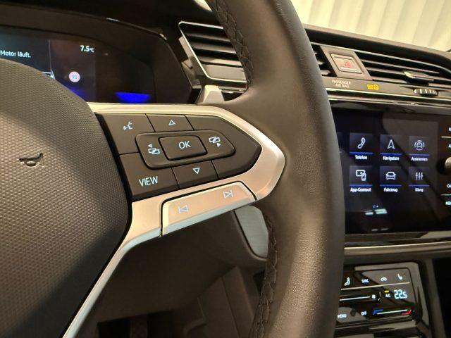 VOLKSWAGEN Touran 1.5 TSI Business Navi 7P DAB+ ACC App Connect