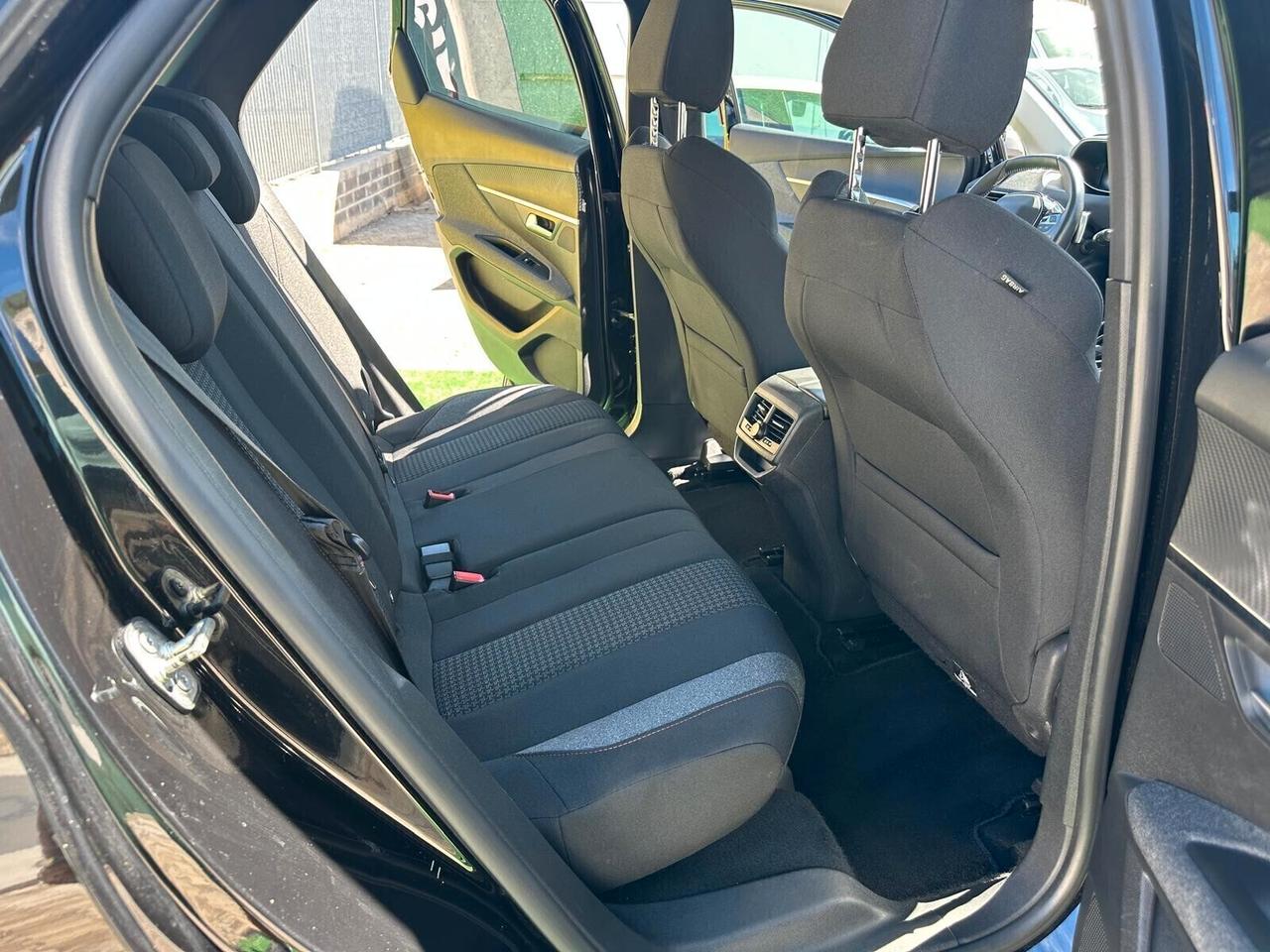 Peugeot 3008 BlueHDi 130 S&S EAT8 Allure Pack