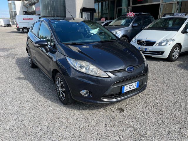 FORD Fiesta 1.4 TDCi 68CV 5 porte Titanium