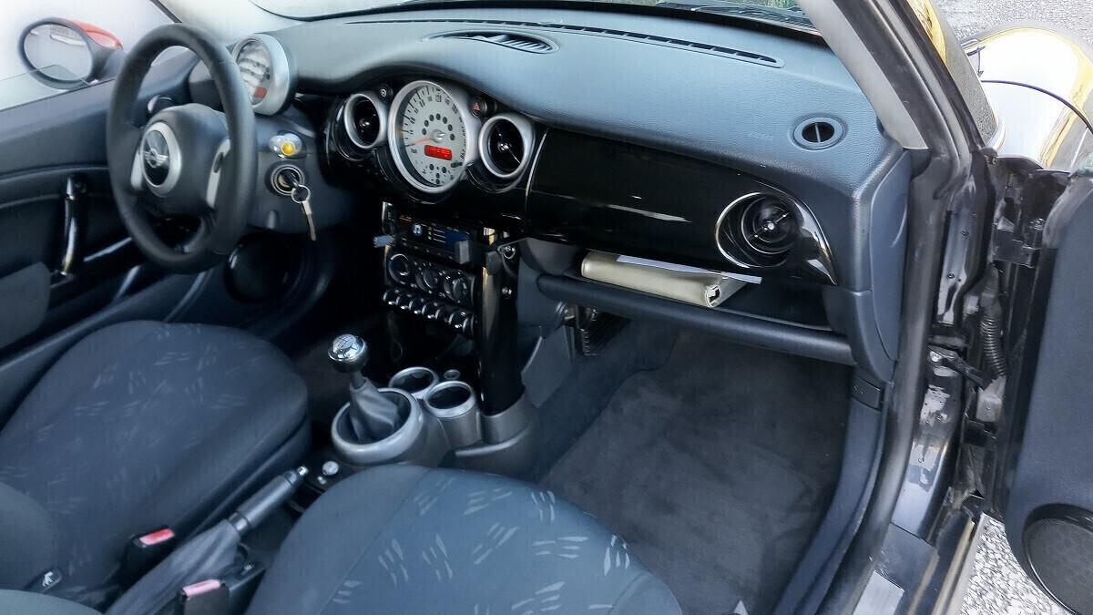 Mini Cooper 1.4 - diesel -