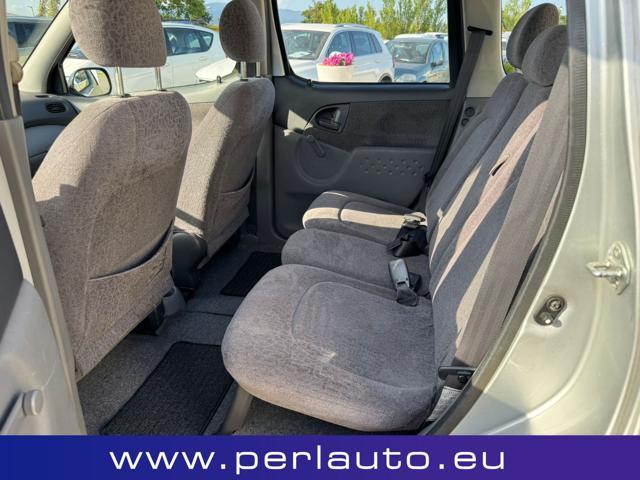 TOYOTA Yaris Verso 1.3i 16V cat Sol