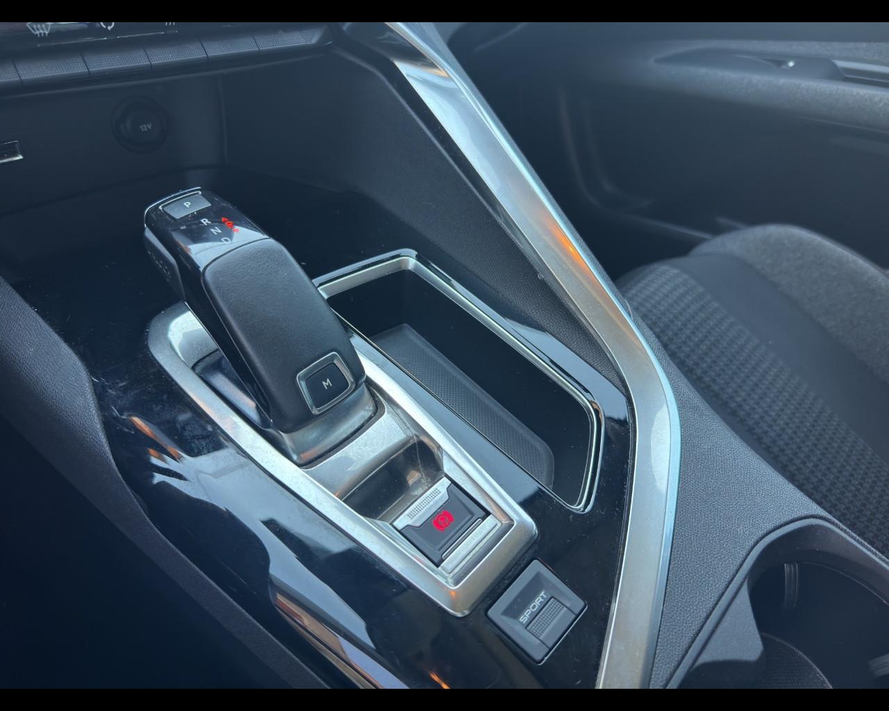 PEUGEOT 3008 2ª serie - 3008 BlueHDi 130 S&S EAT8 Business