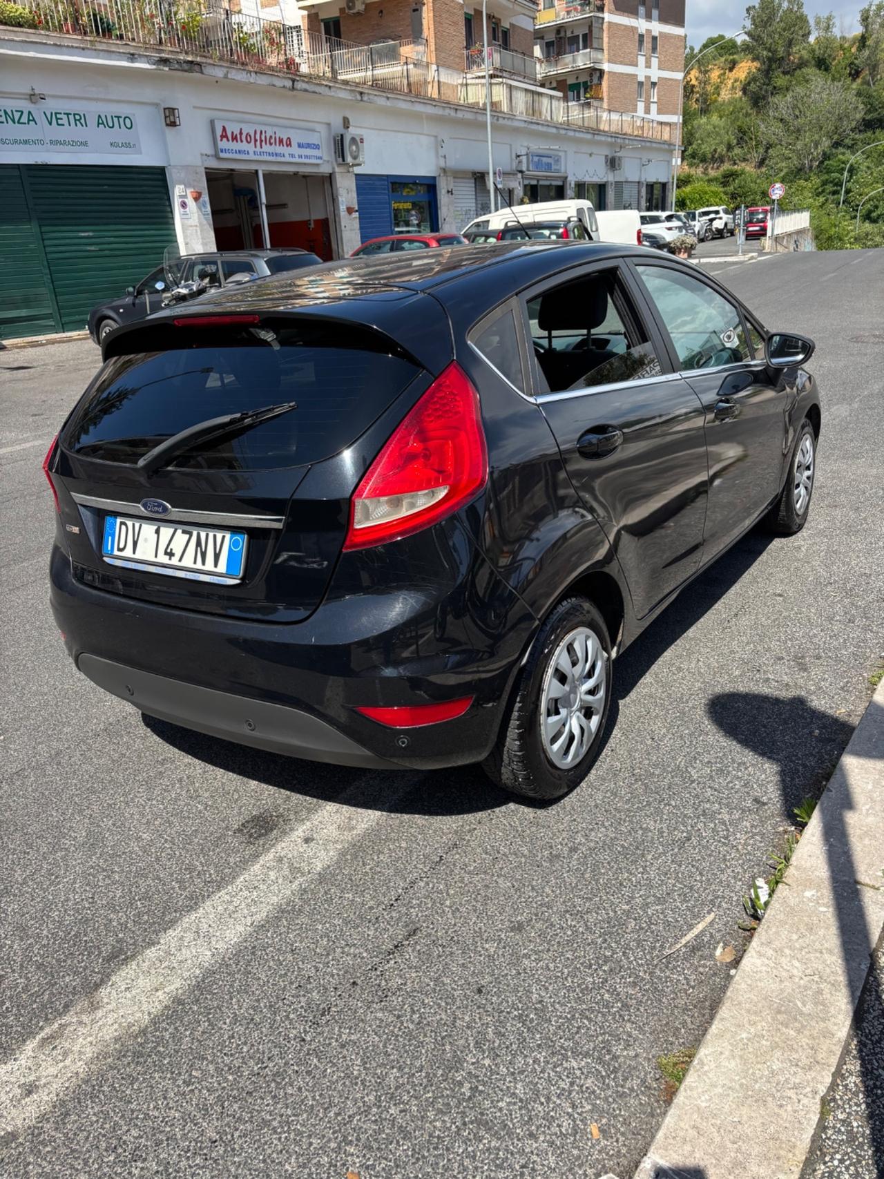 Ford Fiesta 1.4 TDCi 68CV 5 porte Titanium