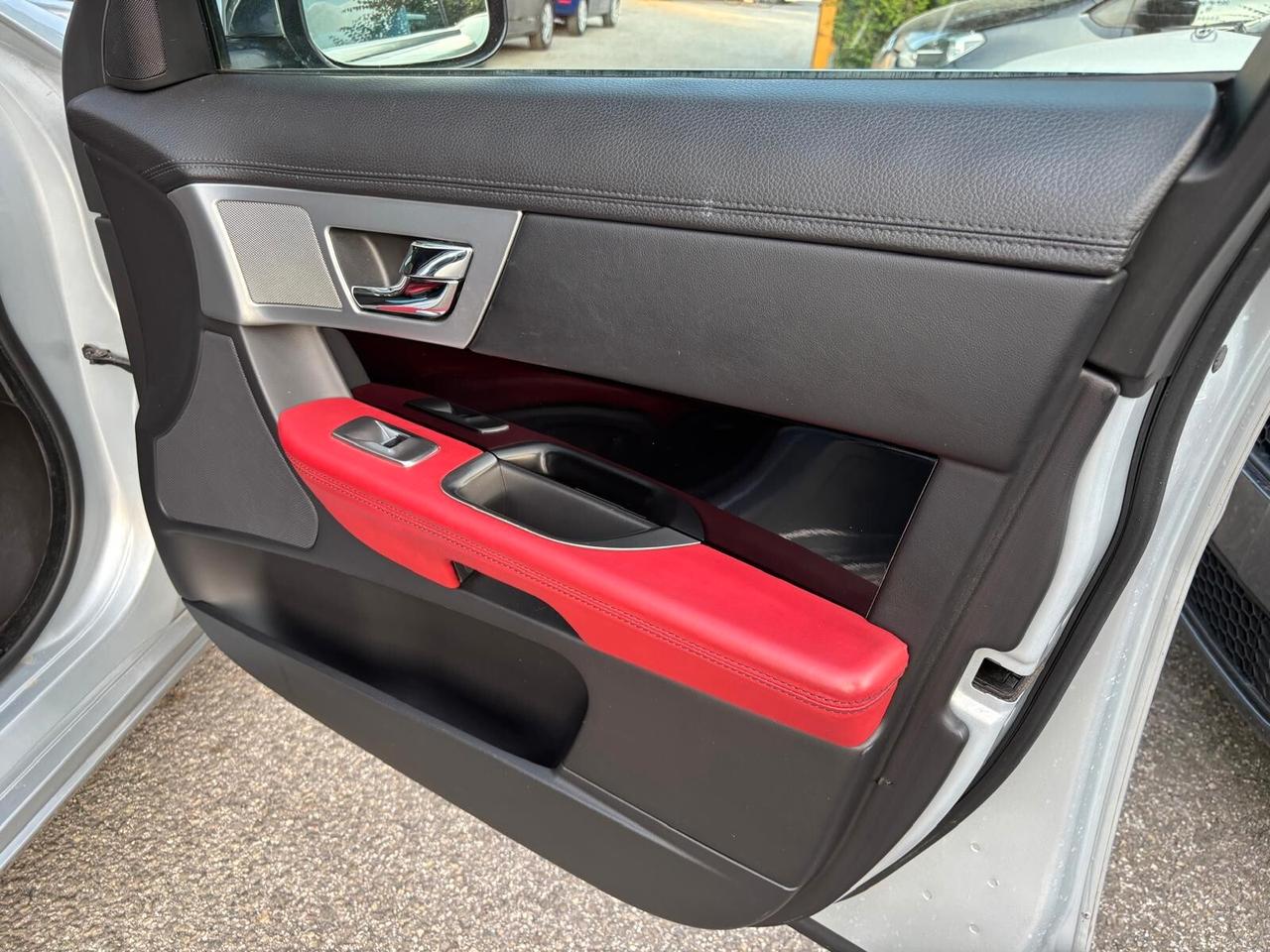 Jaguar XF Sportbrake 2.2 D 200 CV Portfolio