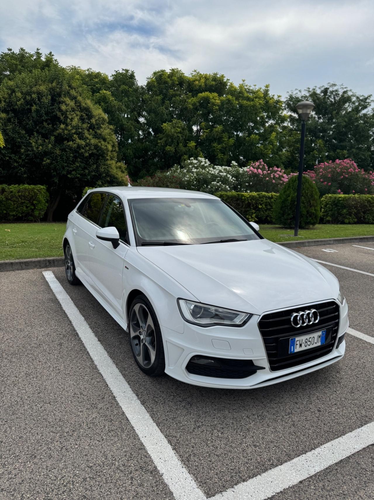 Audi A3 SPB 1.6 TDI clean diesel S tronic Business