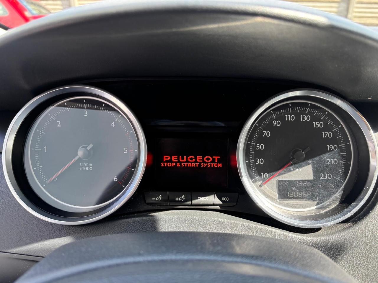 Peugeot 508 1.6 e-HDi 115CV cambio robotizzato S&S Allure