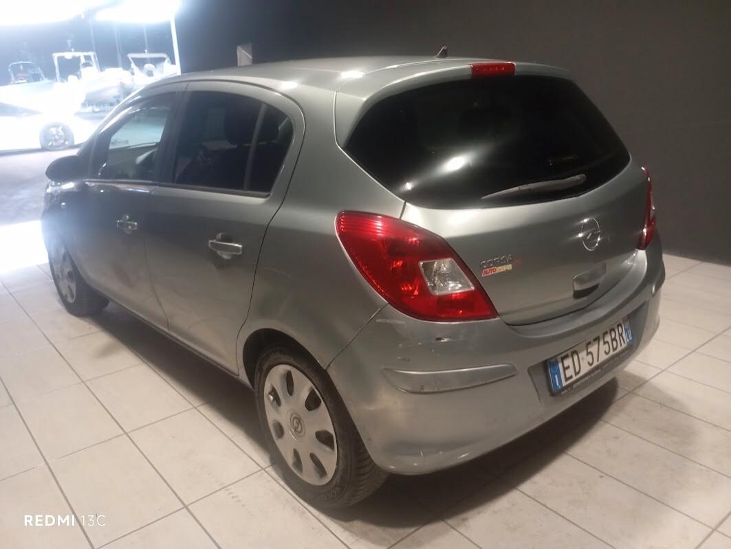 Opel Corsa del 2010 1200 benzina 110.000 km