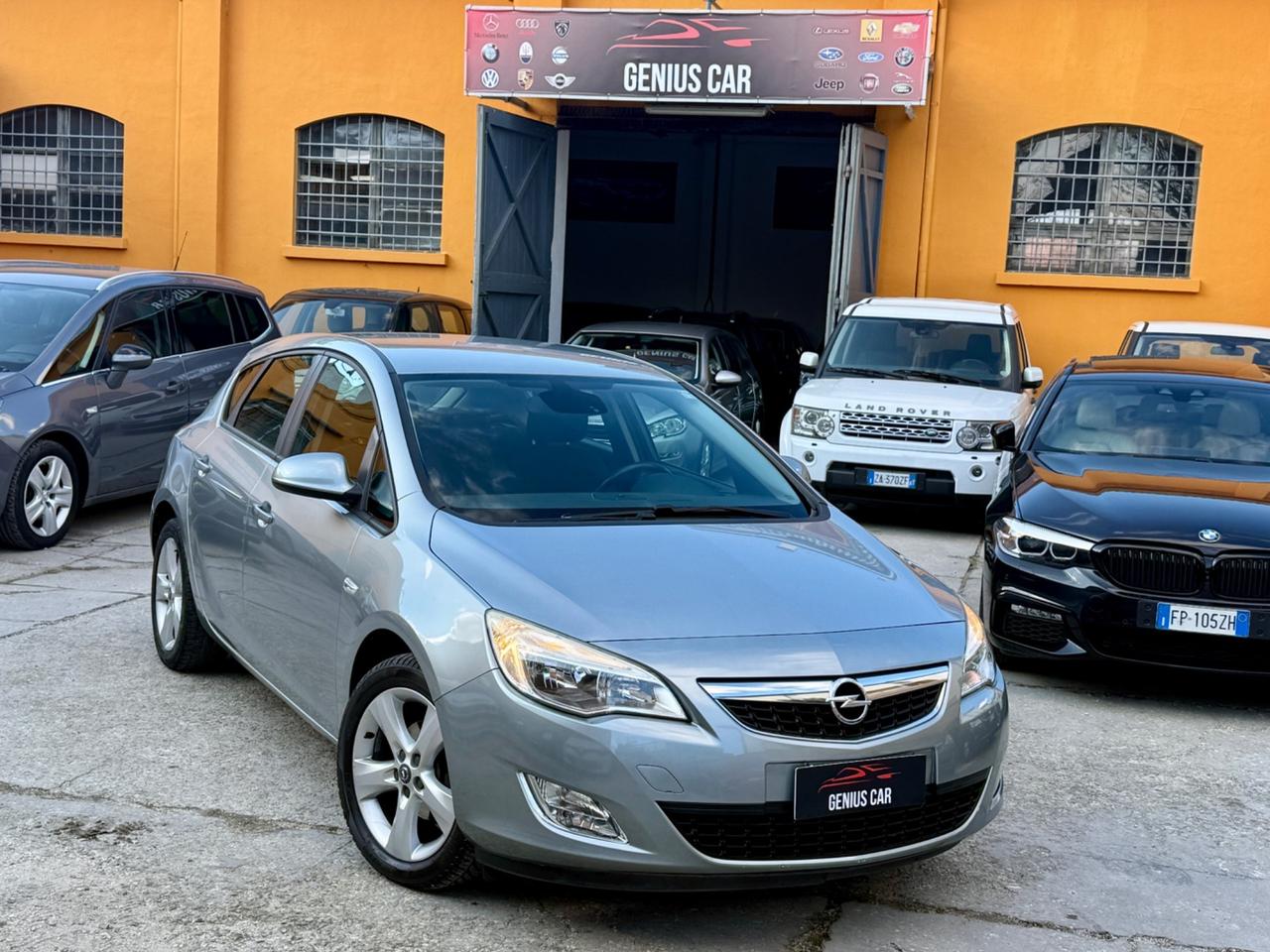 Opel Astra 1.4 100CV 5 porte Cosmo - Neopatentati