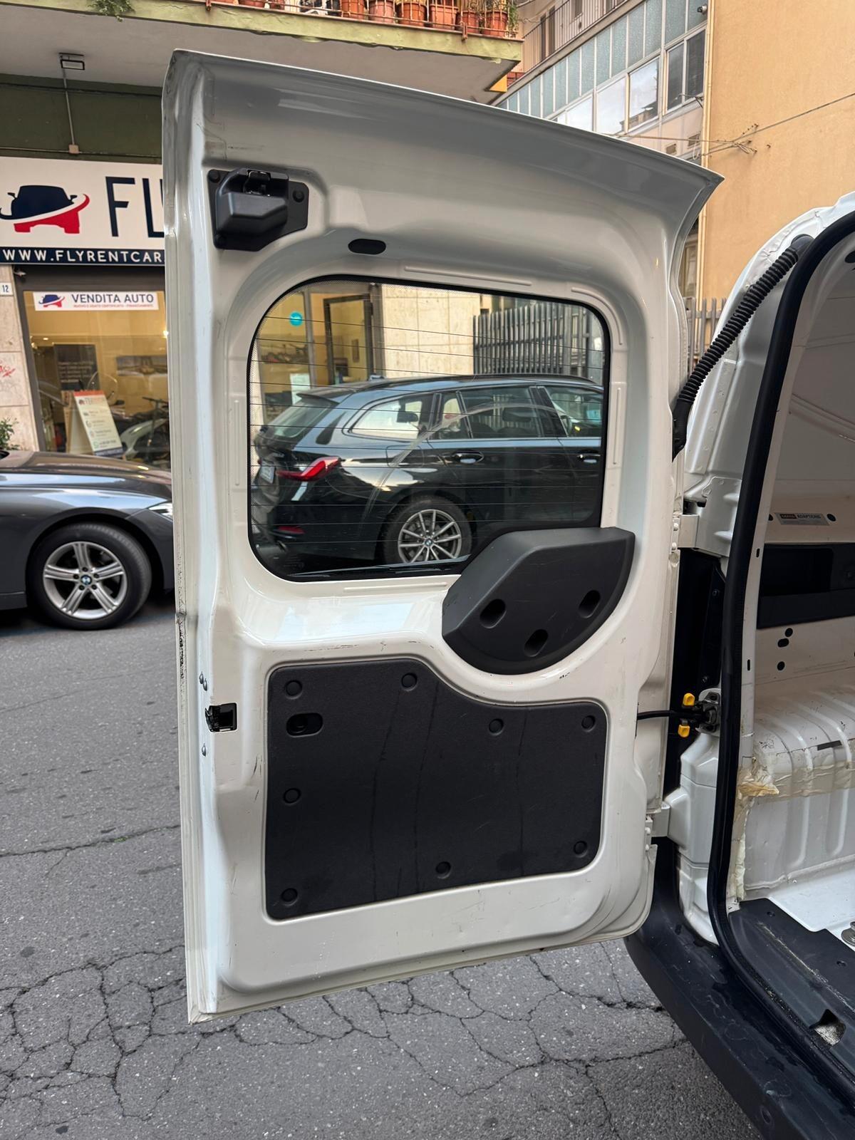 Peugeot Bipper Tepee 1.4 HDi 70CV Outdoor