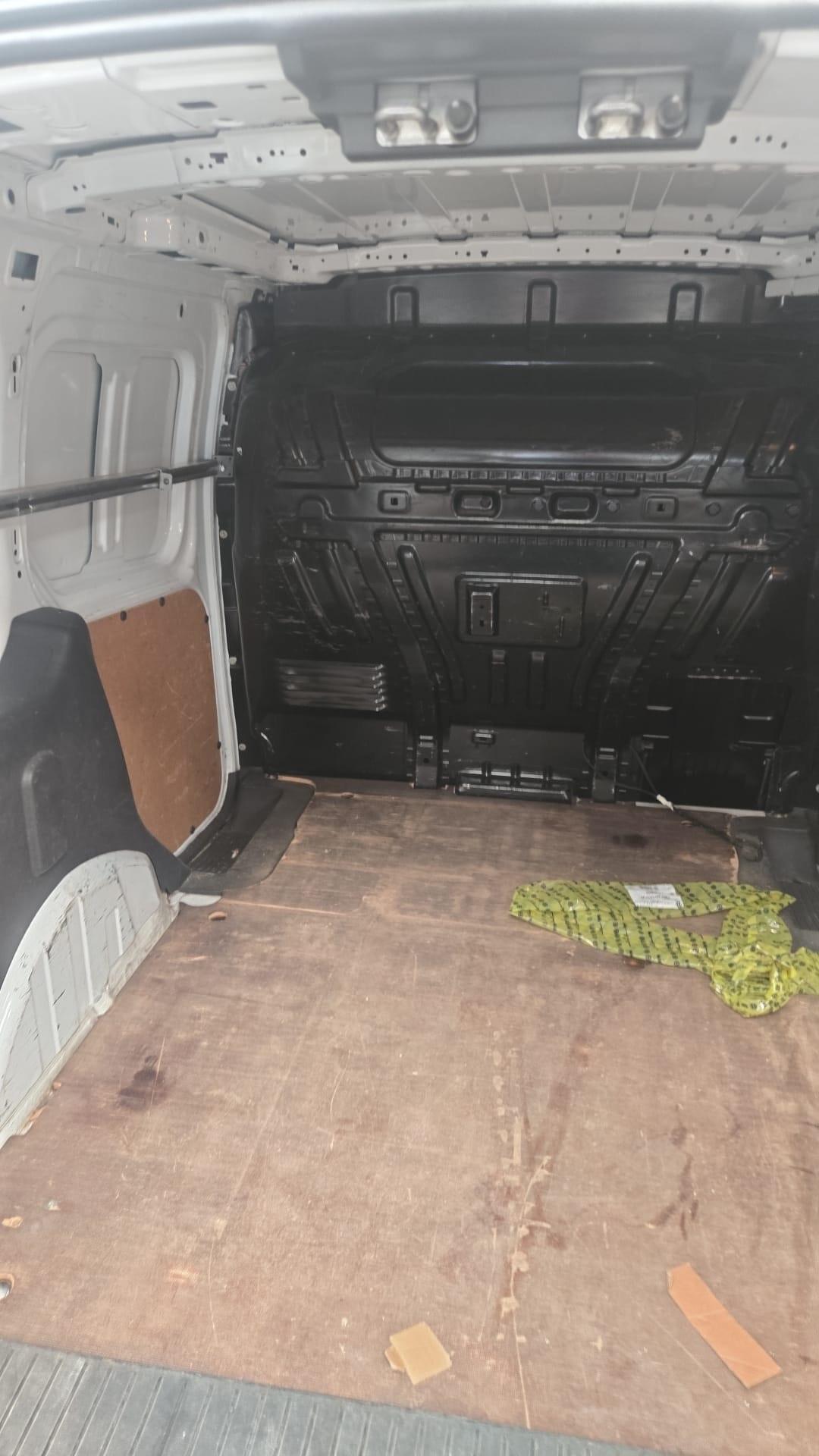 FORD TRANSIT CONNECT 2015 1.6TDCI EURO5B DA CONTROLARE