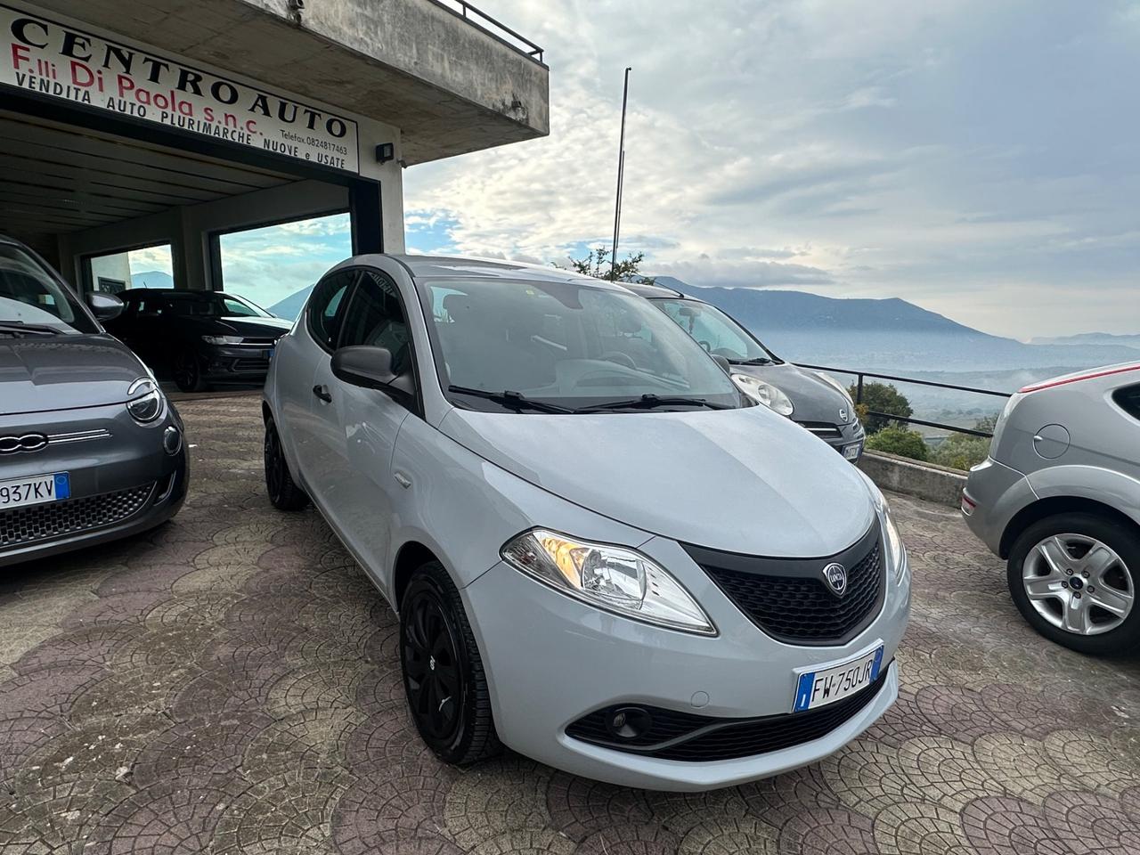 Lancia Ypsilon 1.2 69 CV 5 porte S&S Platinum