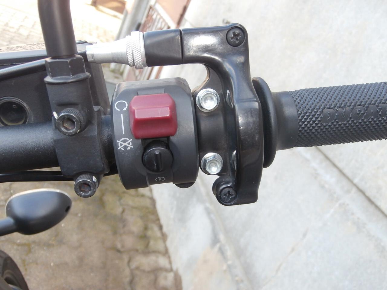 Ducati Scrambler 800 Full Throtte del 2017 PASSAGGIO ,TAGLIANDO E GARANZIA COMPRESI