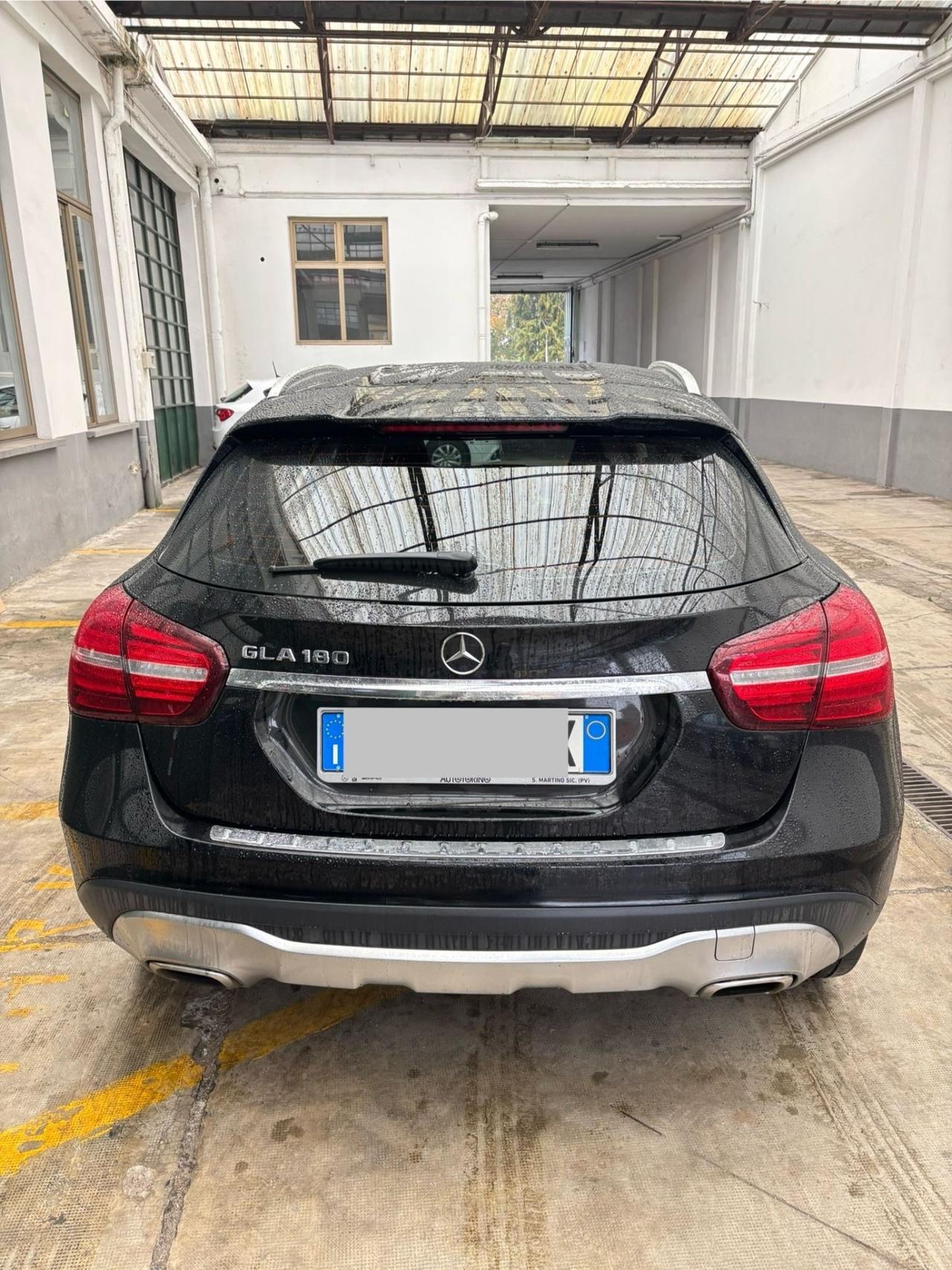 Mercedes-benz GLA 180 Premium