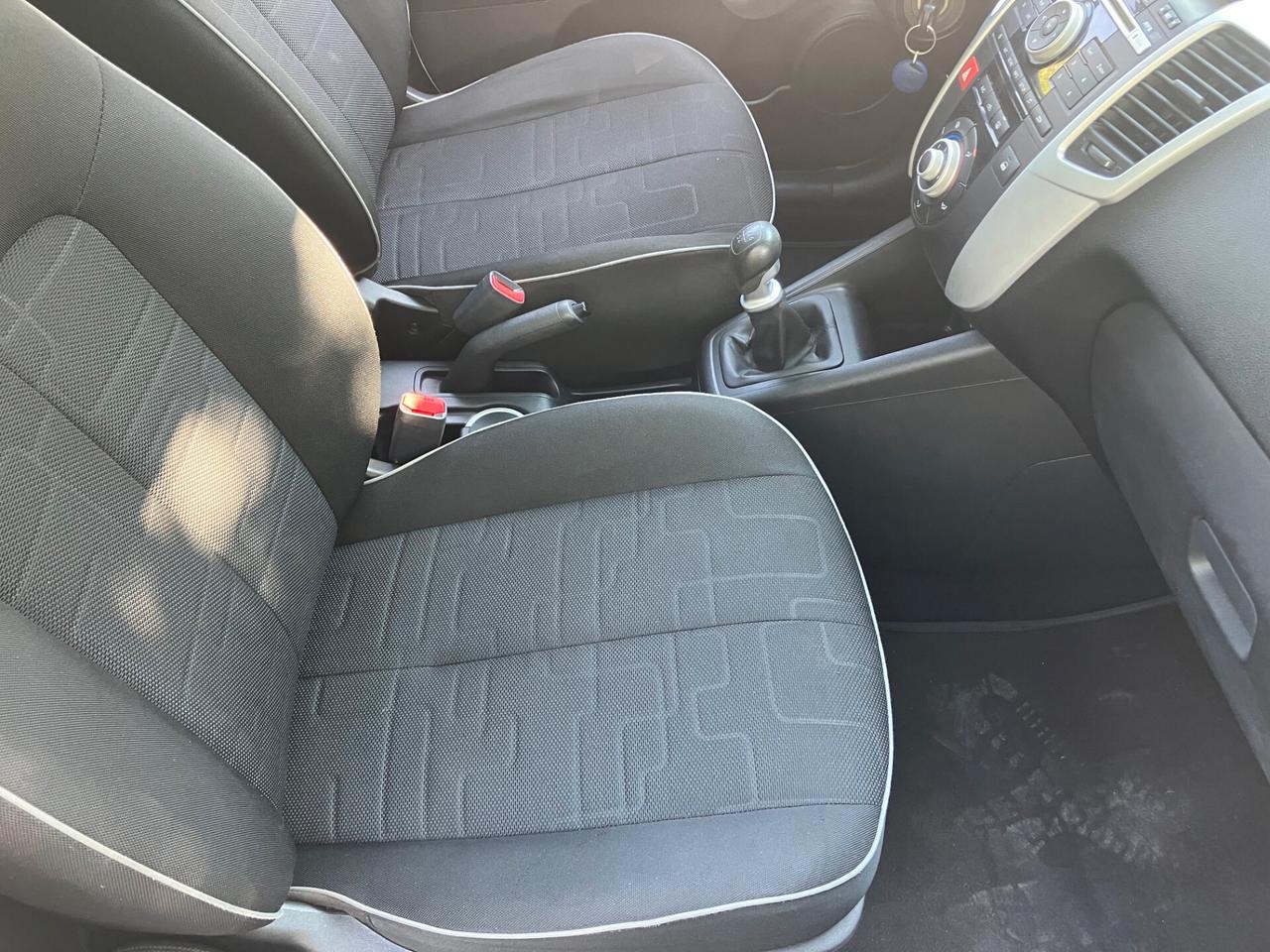 Kia Venga 1.4 CVVT Fullsky