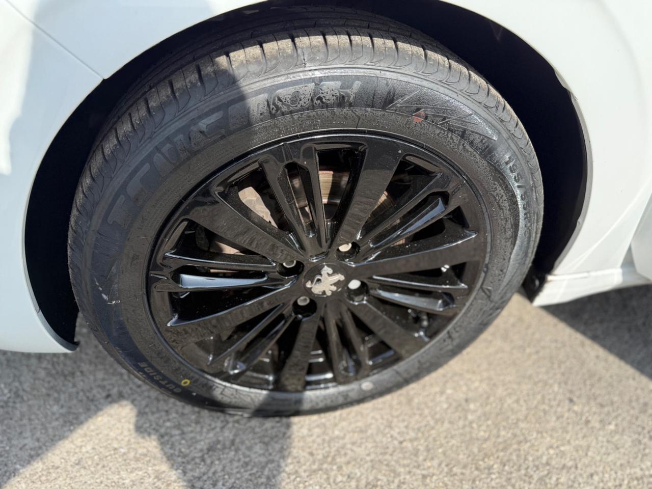 Peugeot 208 BlueHDi 100 5 porte Allure