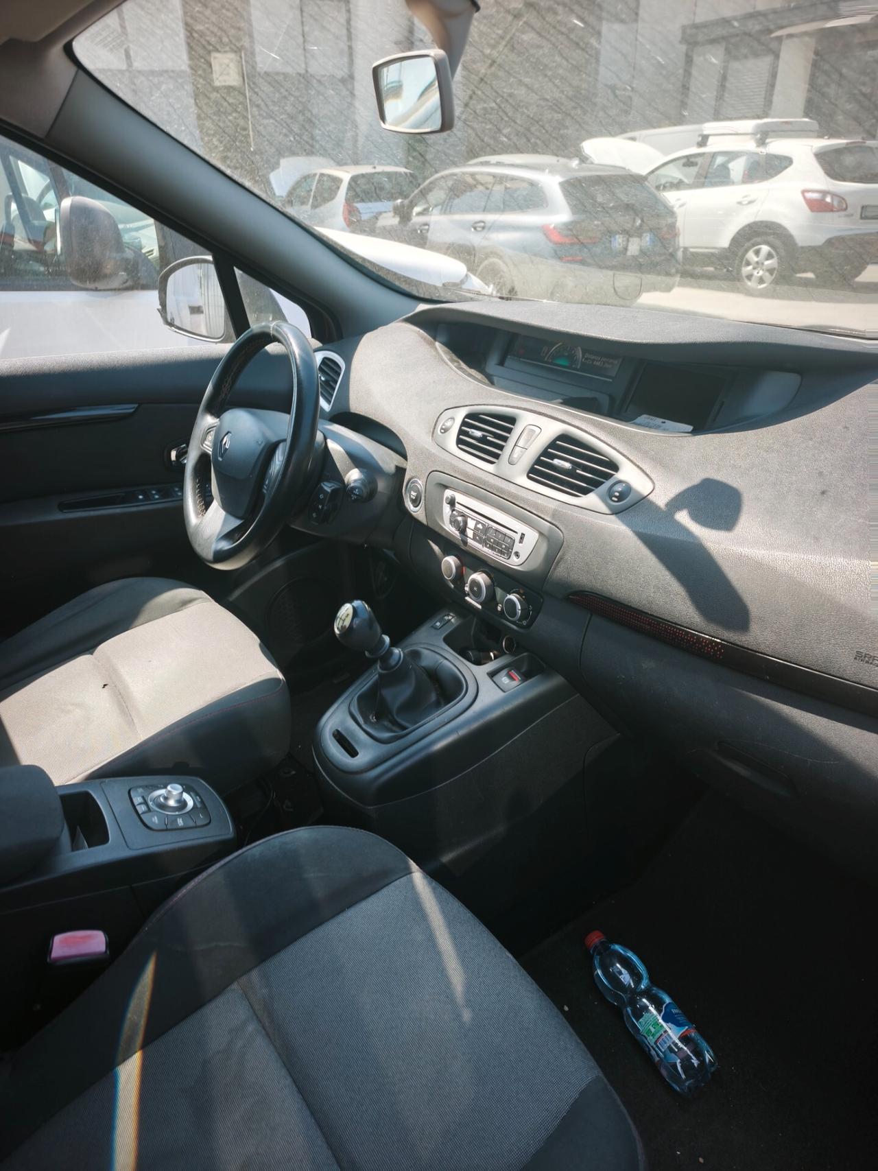 Renault Scenic Scénic XMod 1.5 dCi 110CV problemi al motore Start&Stop Live