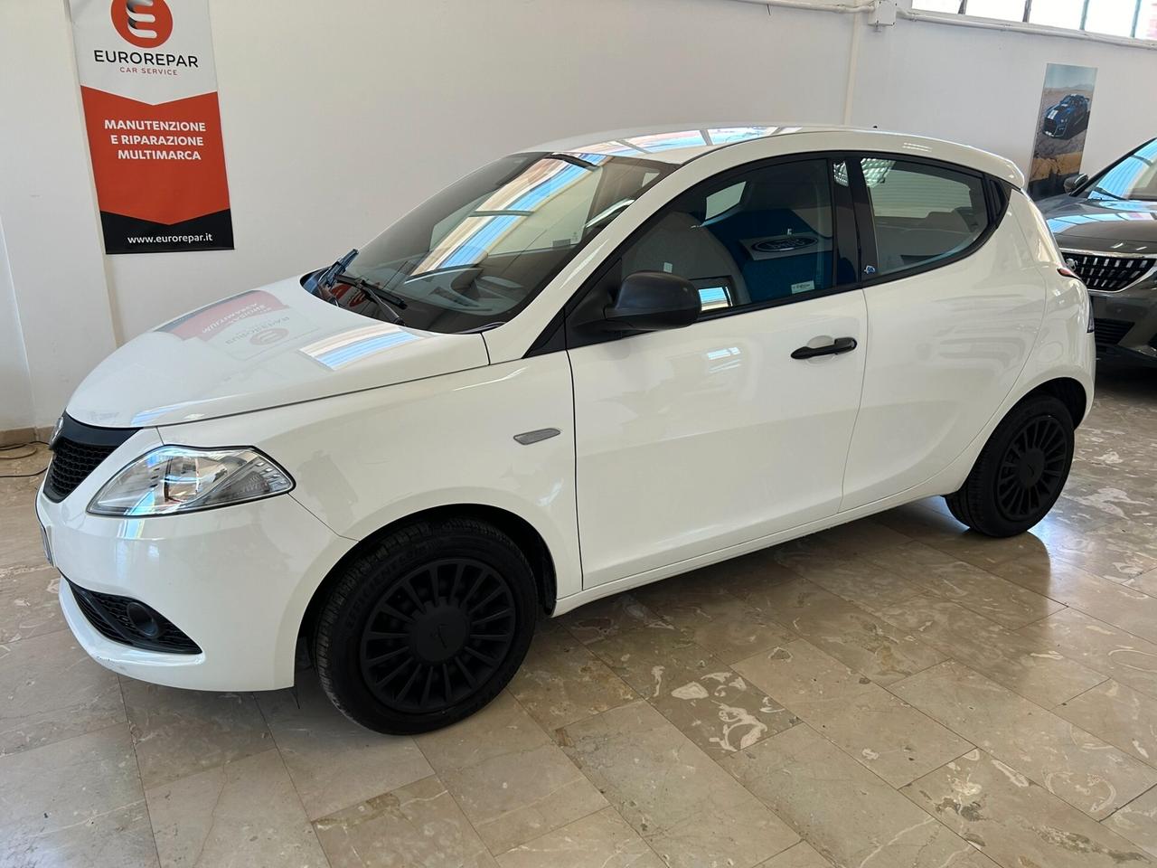 Lancia Ypsilon 1.2 69 CV 5 porte Elefantino Blu