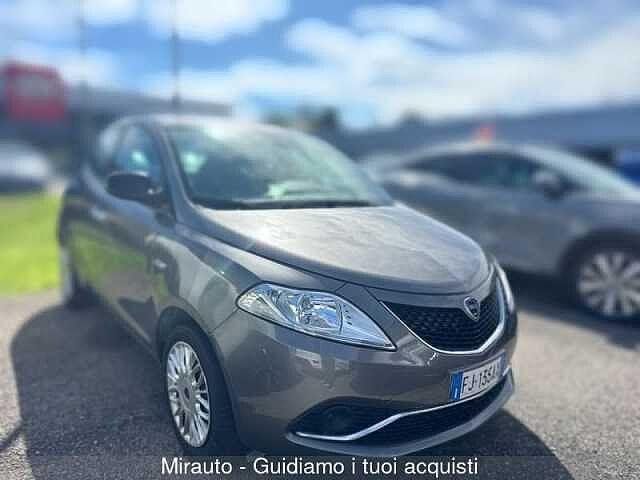 Lancia Ypsilon Ypsilon 1.2 69 CV 5 porte Silver