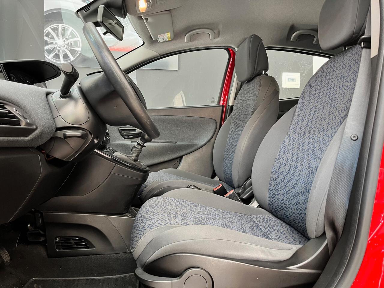 Lancia Ypsilon 1.0 HYBRID Silver KM. 51.900 - 2022