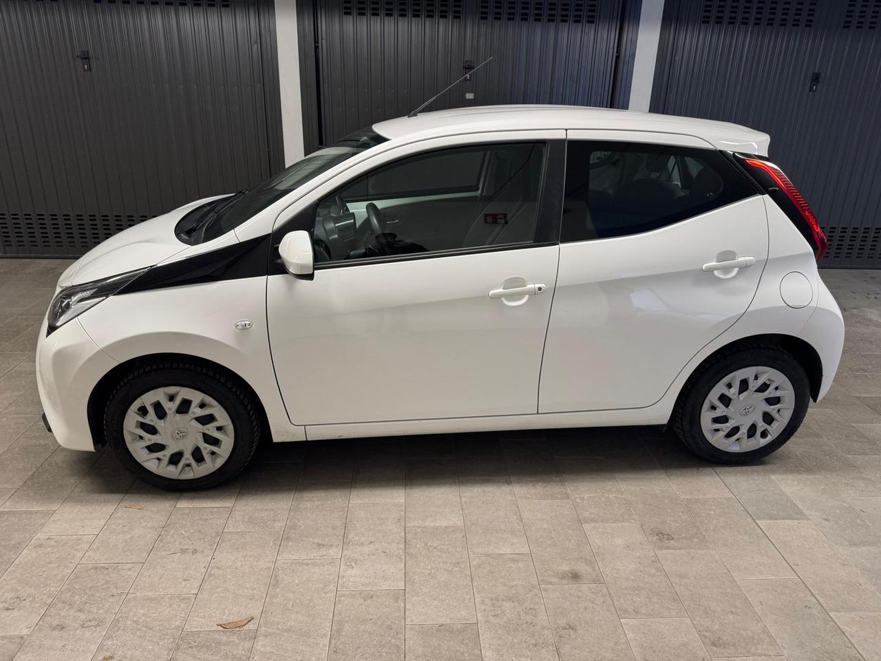 Toyota Aygo X Clusiv Connect 1.0 VVT-i #8100