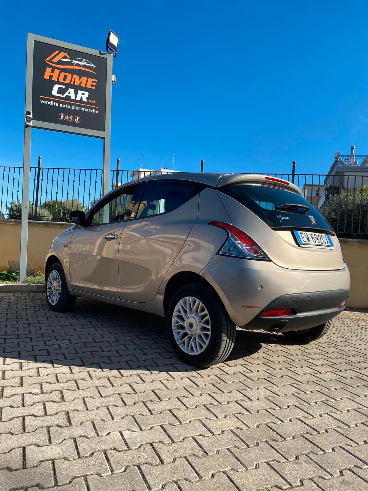 Lancia Ypsilon 0.9 TwinAir 85 CV 5 porte Metano Ecochic Gold