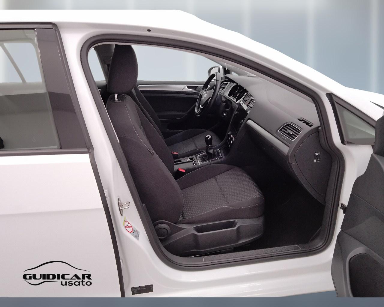 VOLKSWAGEN Golf VII 2017 5p - Golf 5p 1.0 tsi Trendline 85cv