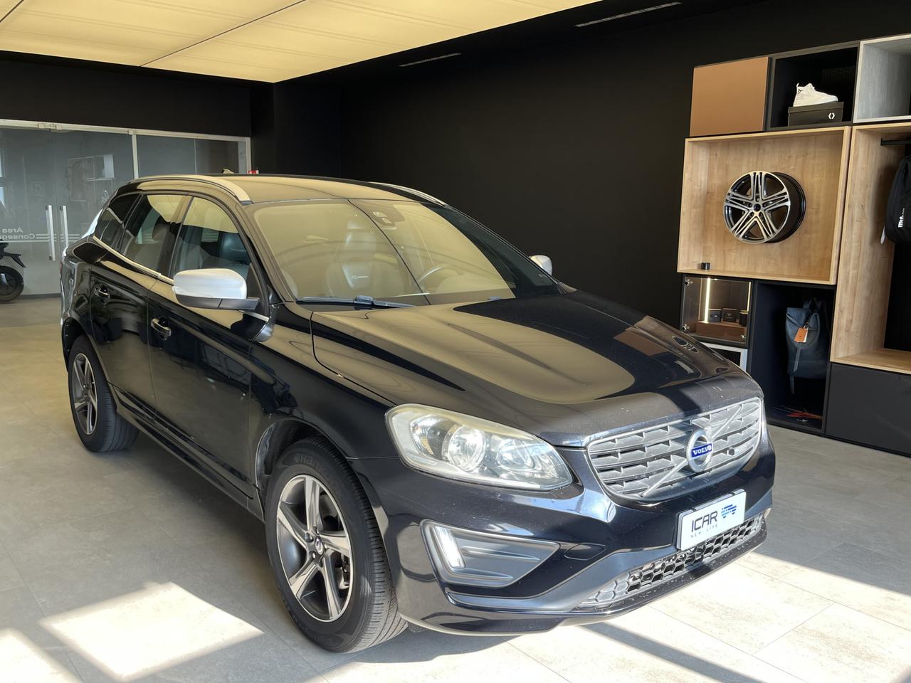 VOLVO XC60 I - XC60 2.0 d4 R-design Momentum 181cv geartronic