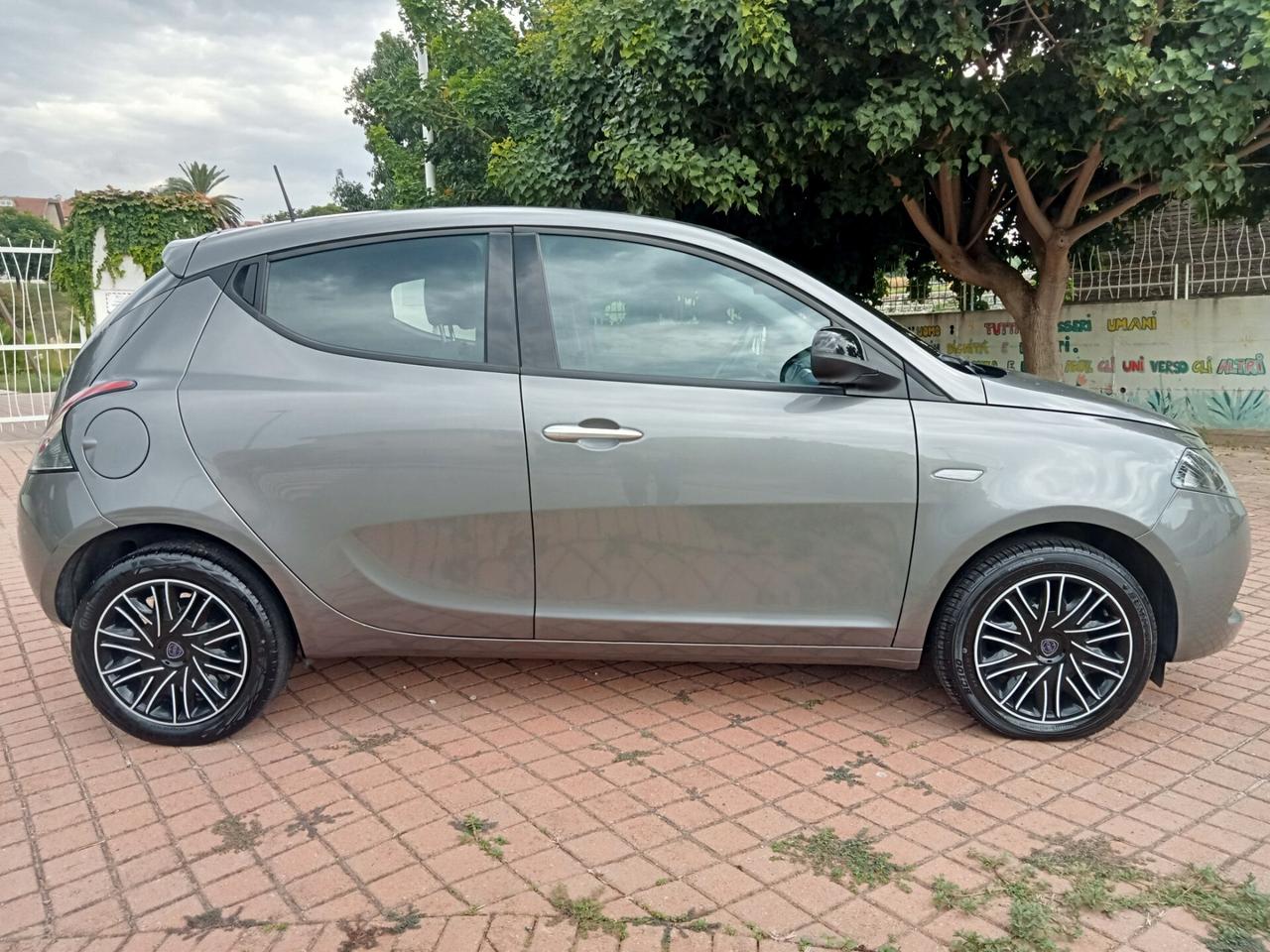 Lancia Ypsilon 1.0 FireFly 5 porte S&S Hybrid Ecochic Gold 2022