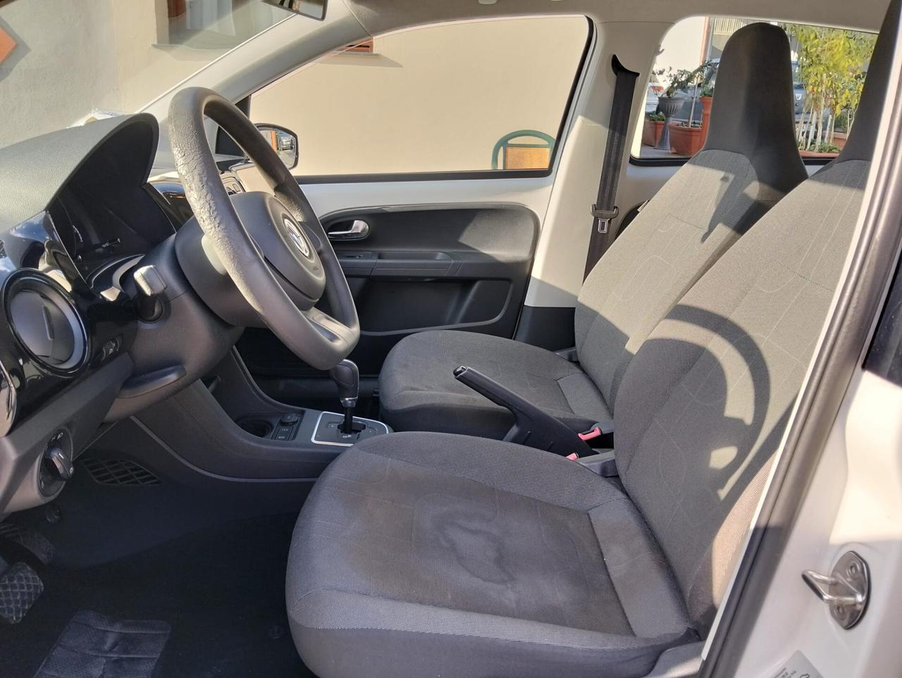 Volkswagen up! 1.0 Benzina Automatica 2014 Sinistrata