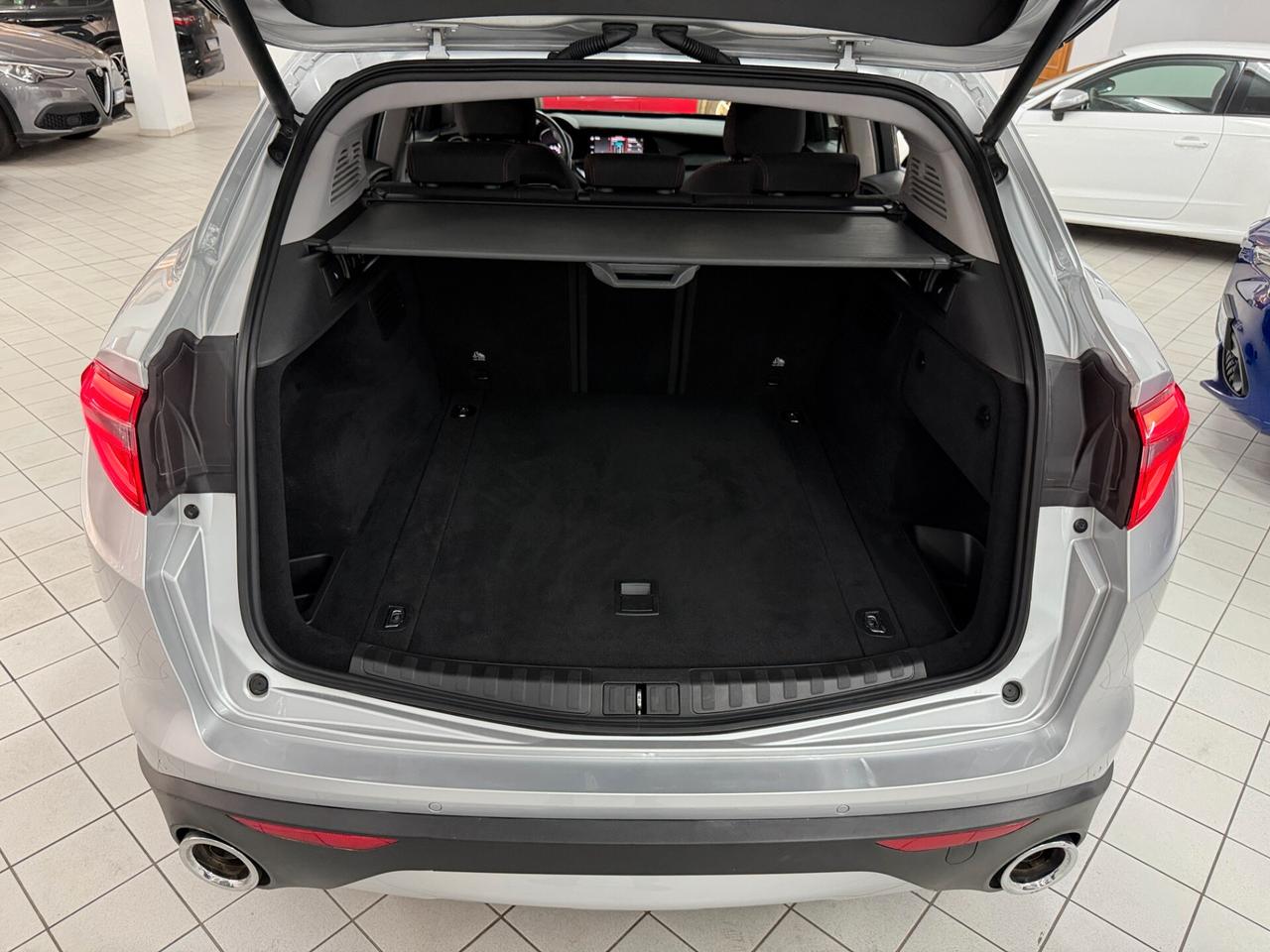 Alfa Romeo Stelvio 2.2 TD 160 CV ROSSO EDIZIONE CERCHI 19" PADDLE PINZE ROSSE RETROCAMERA DISTRIBUZIONE ESEGUITA FRENI